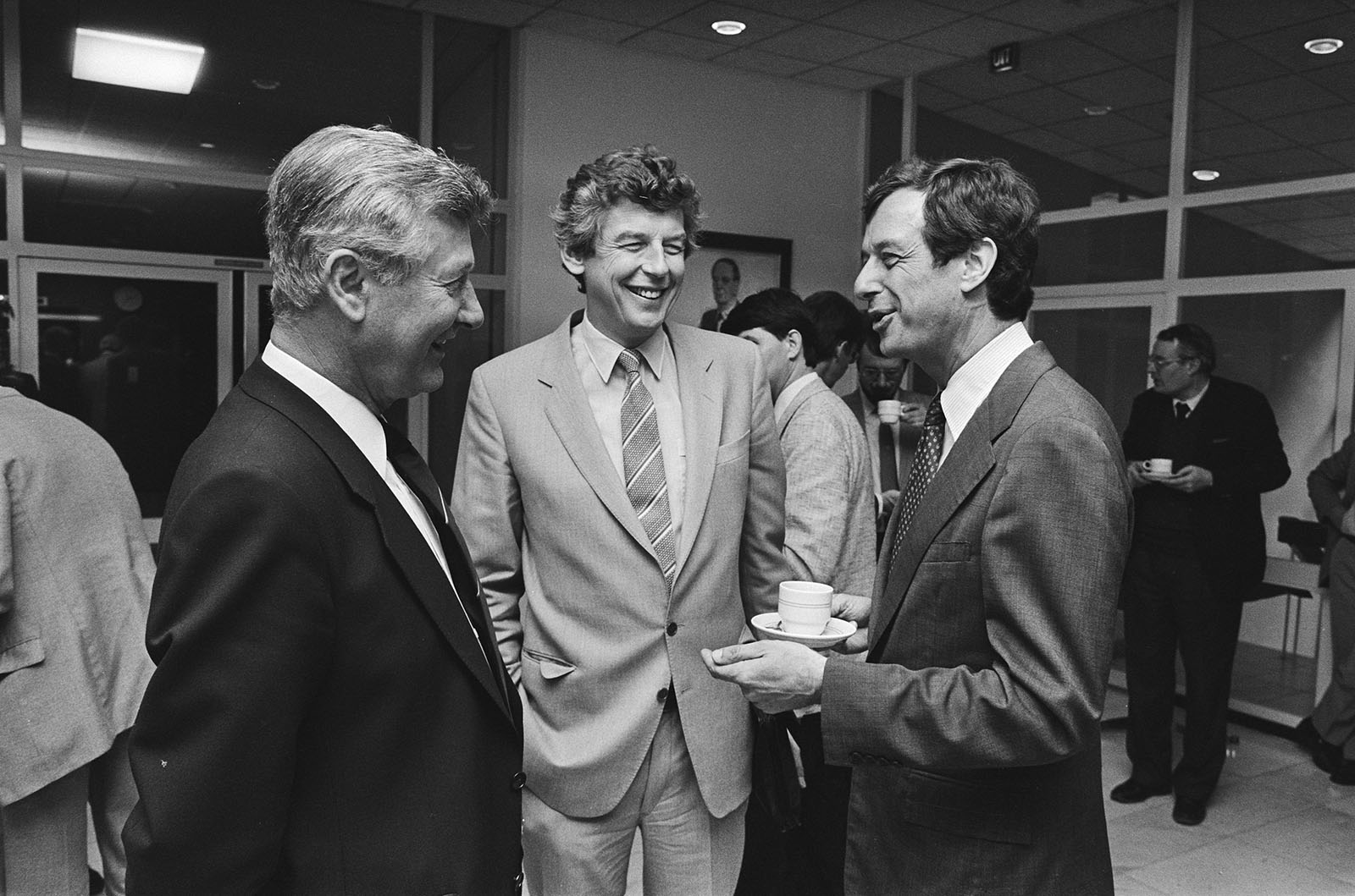 Minister De Koning van Sociale Zaken en Werkgelegenheid, Wim Kok (FNV), Kees van Lede (VNO)